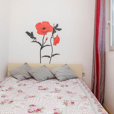 Pet Friendly Apartment In Stara Novalja With Wifi Exterior foto